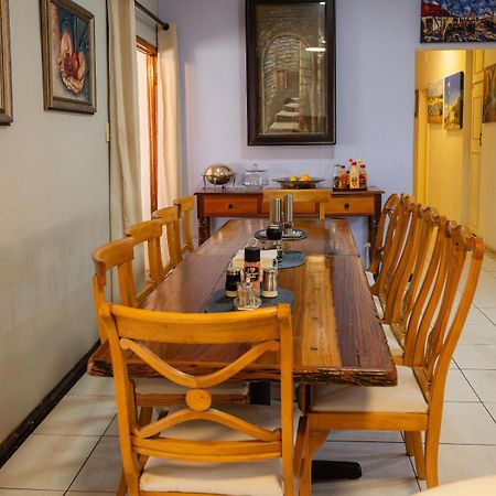 Sleepers Villa Guesthouse Polokwane Exterior foto